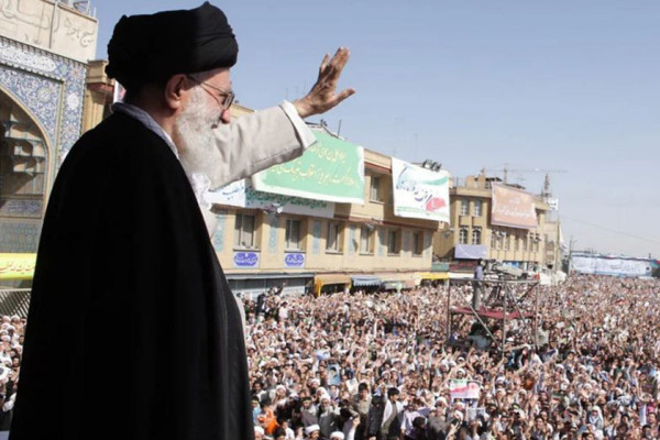 इरानमा खामेनी युगको अन्त्य